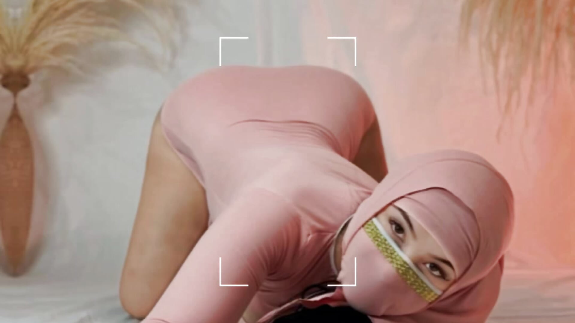 Welcome - Tahiraa_ adlı kamera modelinin videosu