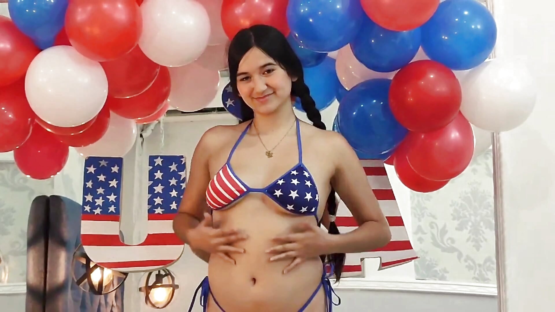This 4th of July I'll wait for you at 4 in my room