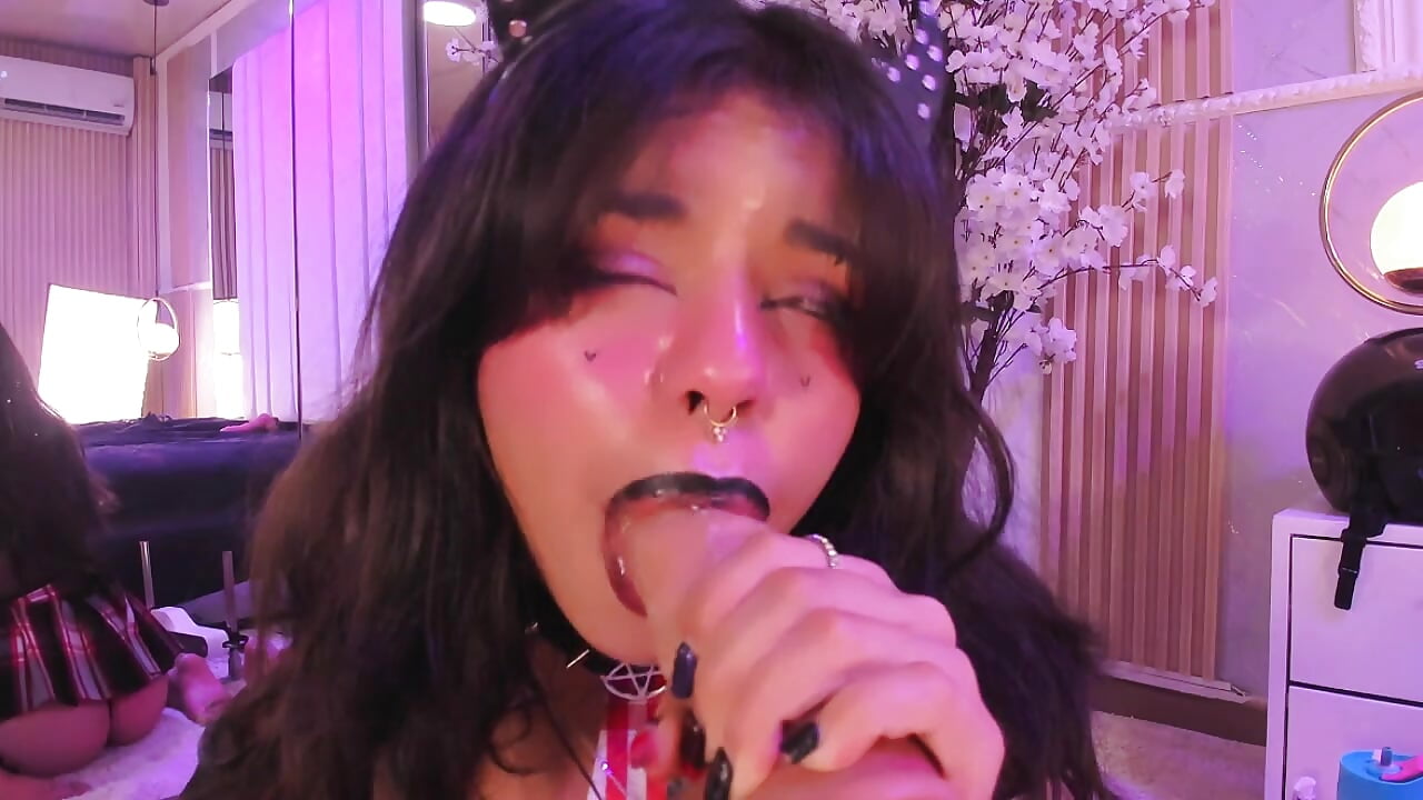 sloppy deepthoat 🥵💦 - video by ivannabellini cam model