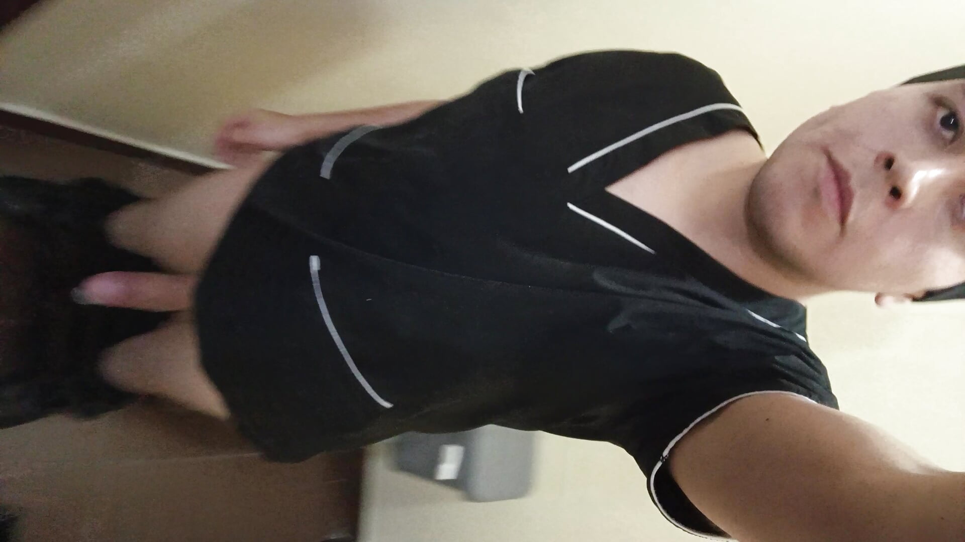 Estás enfermita? Aquí tengo tú inyección 😘 - video by Rob93xx cam model