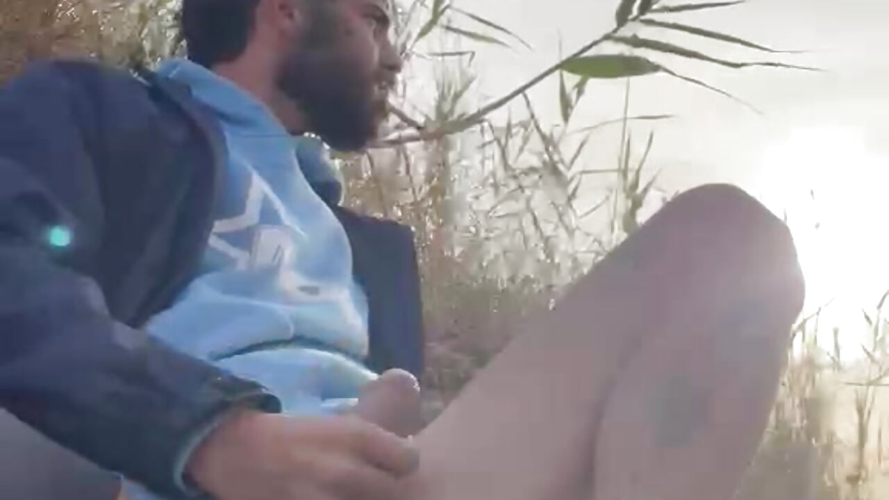 Me corro en la playa 💦 - video oleh charlye_inkkkk kamera model