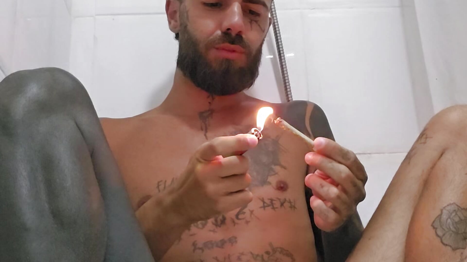 Orinandome encima - video by charlye_inkkkk cam model