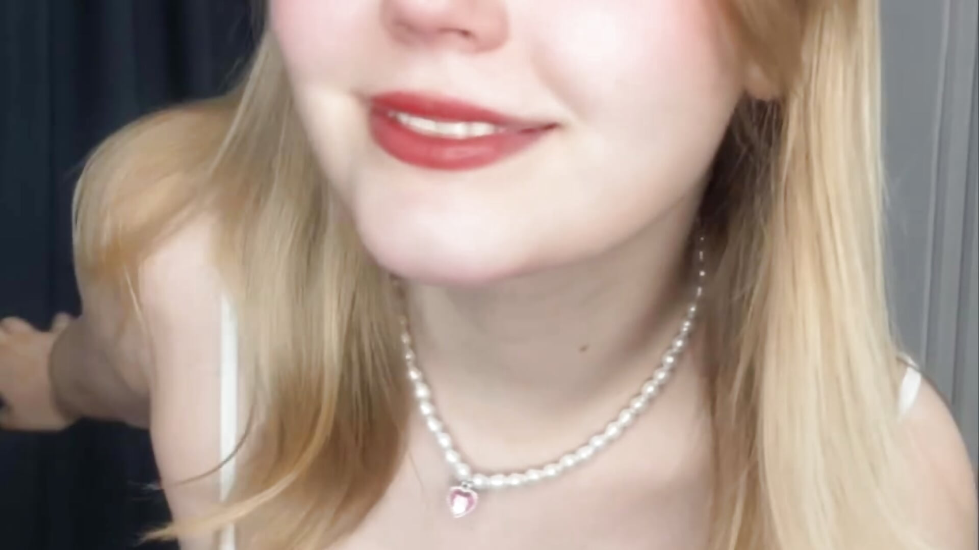 ♥ – видео вебкам-модели Essie_Fanning