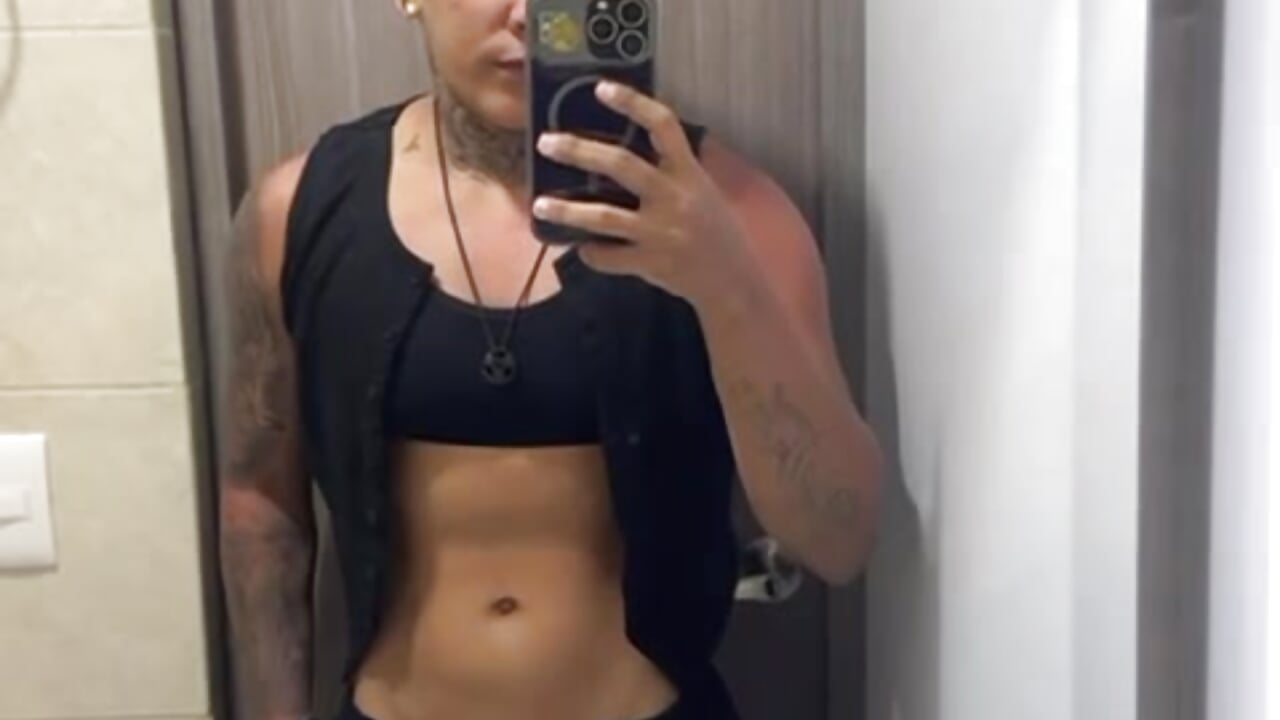 enjoy - فيديو من ZhoeStrong موديل الكام