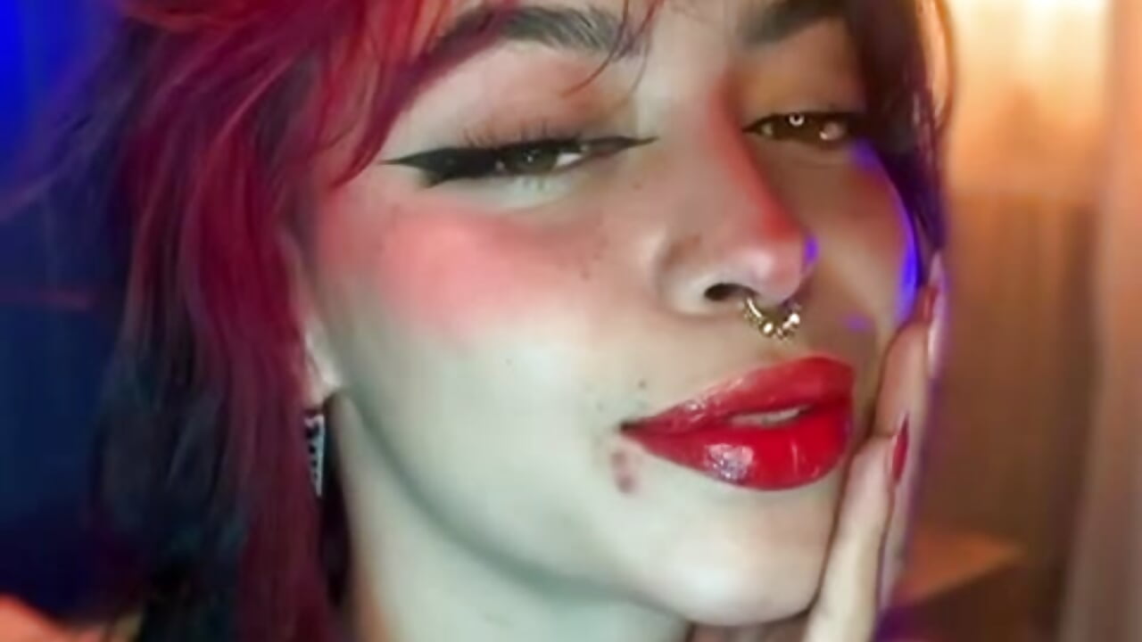 😈 I like alternative fashion, tattoos and strong colors, being free, but at the same time hot 🔥🍷 - video by Kitty_arts cam model