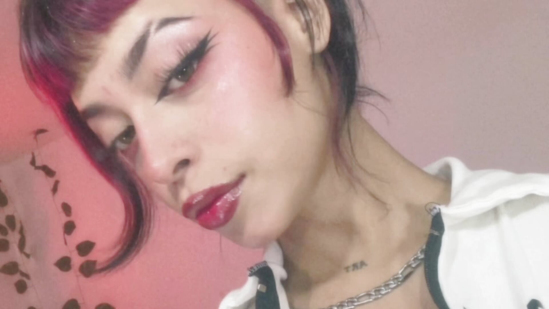 Linda noche amigos 💕✨ - video by Kitty_arts cam model