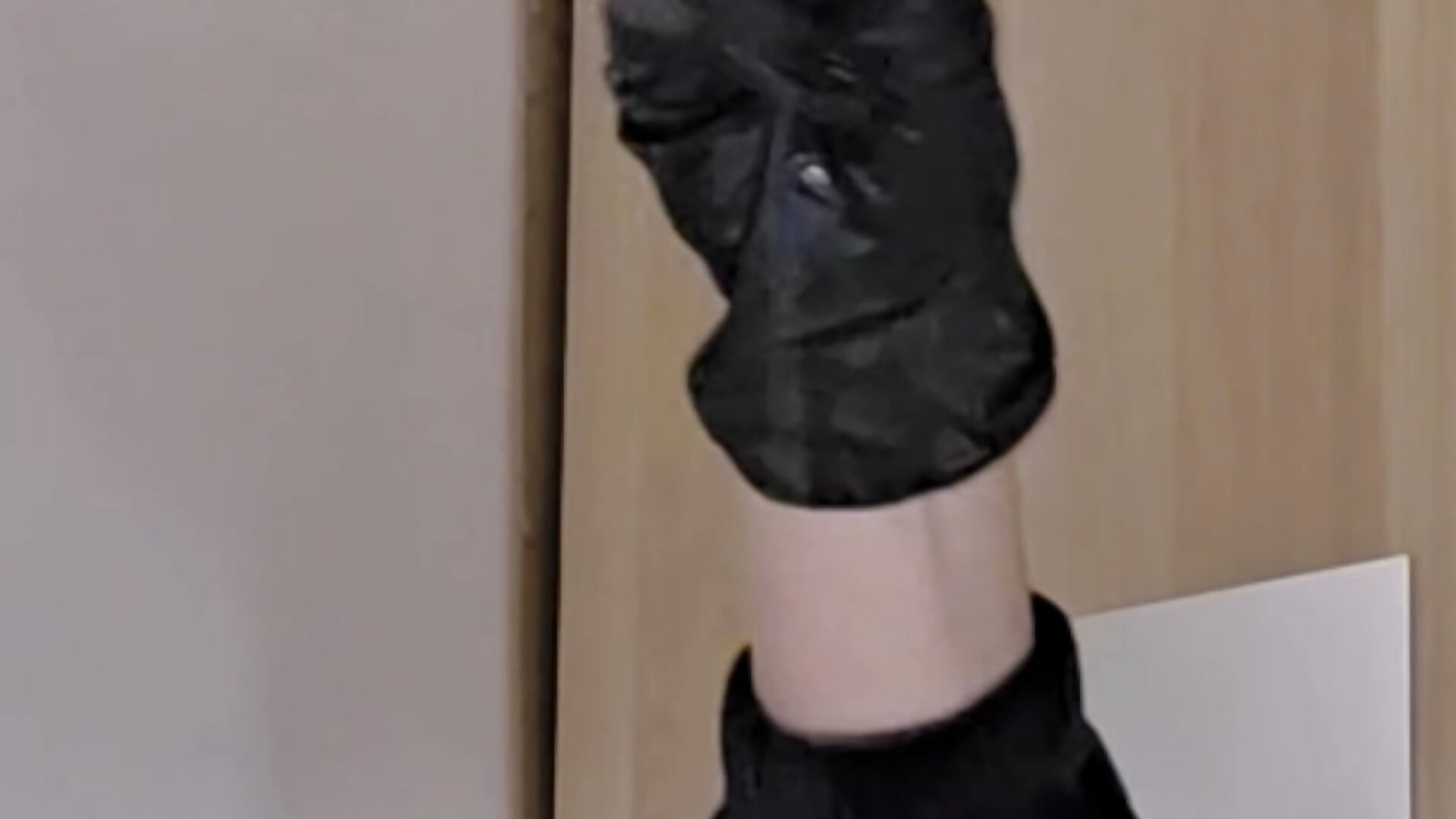 FIST PUSSY TEASER Lisandre AND Pearmaki - video by LisandreLaVenale cam model