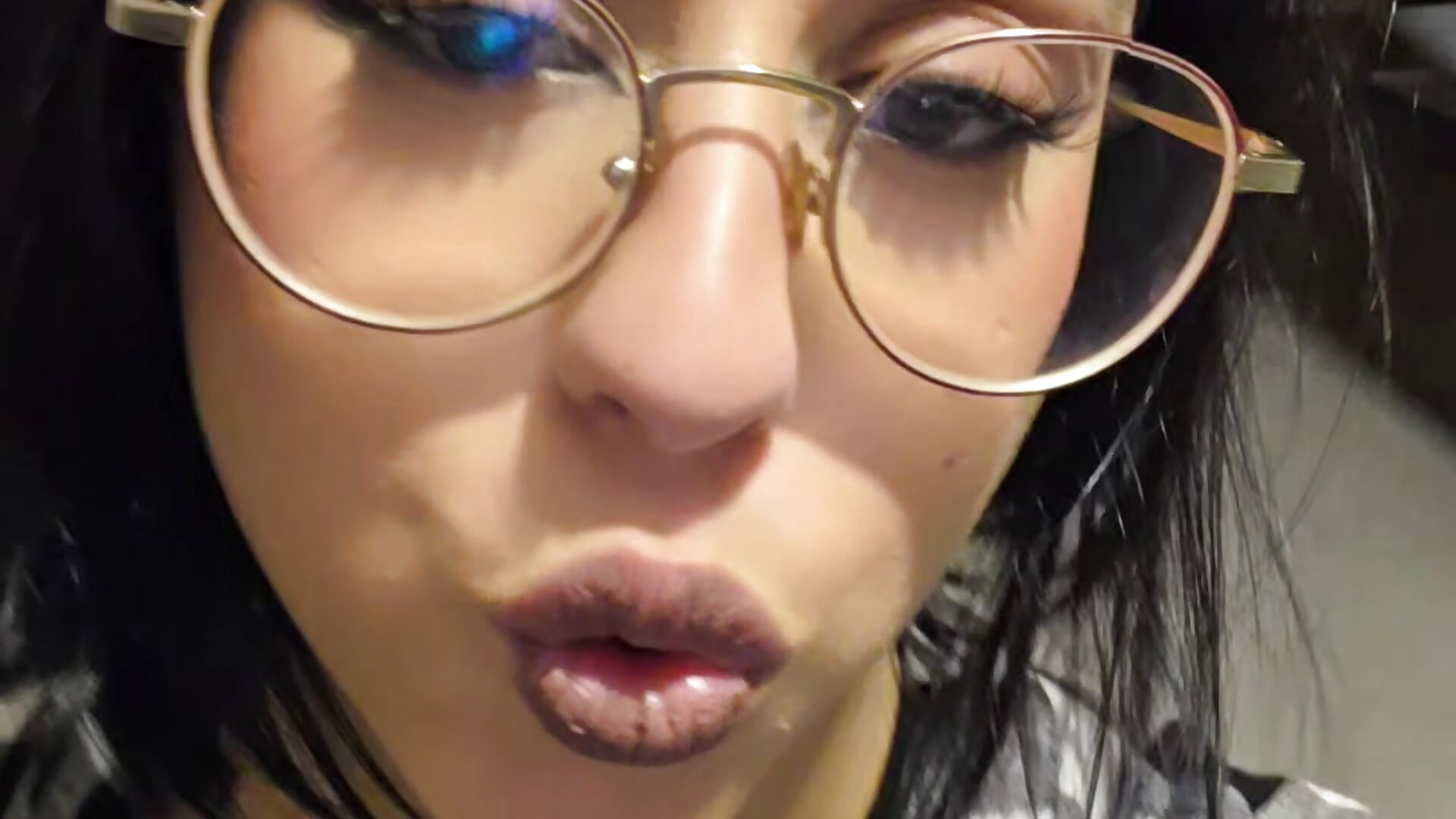 Obs fait des siennes ce soir 🥲 - video by LisandreLaVenale cam model