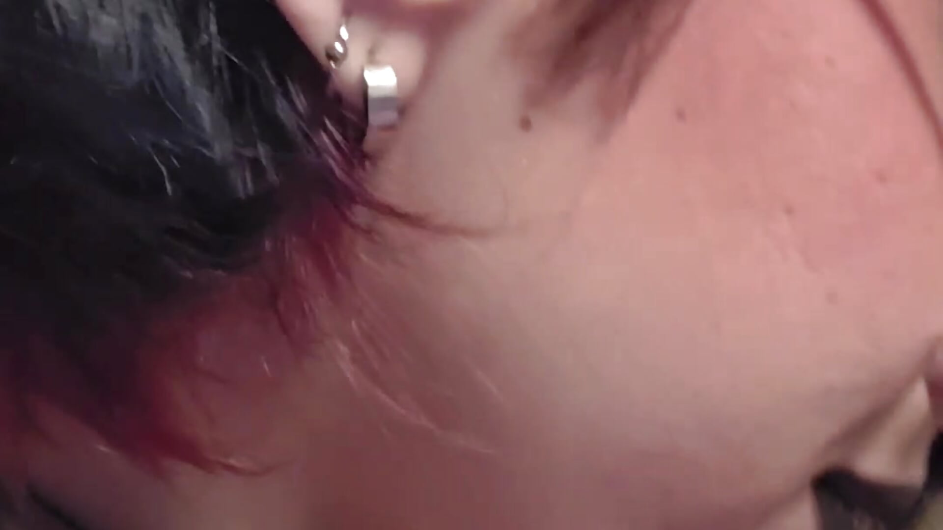 piercing tour - video by LisandreLaVenale cam model