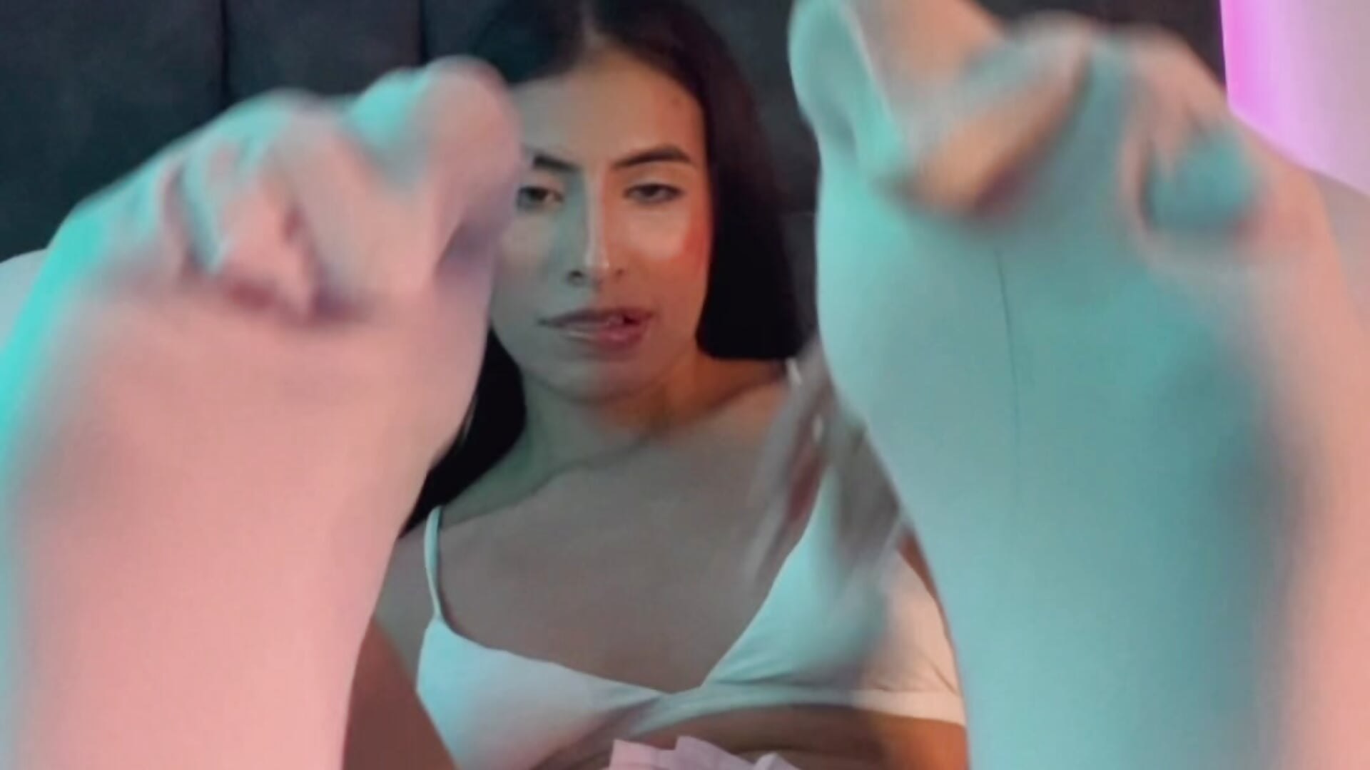 being naughty with my feet 🔥😏 - video IssabellaLopez kameramallilta