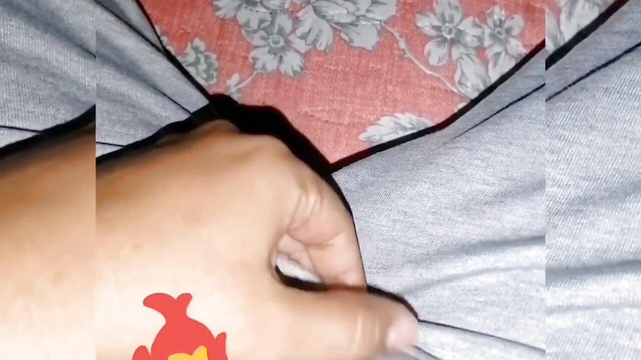 warming me ..................... - video oleh model kamera mikellwilliams10