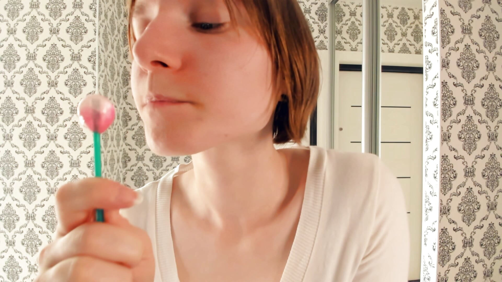 Lollipop – video af QuennaCall