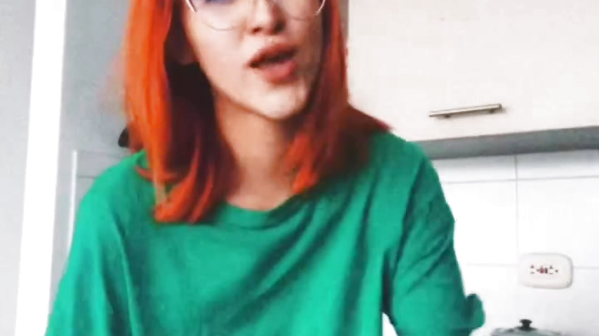 dancing a sensual salsa - video od modelky/modela Evaluxee