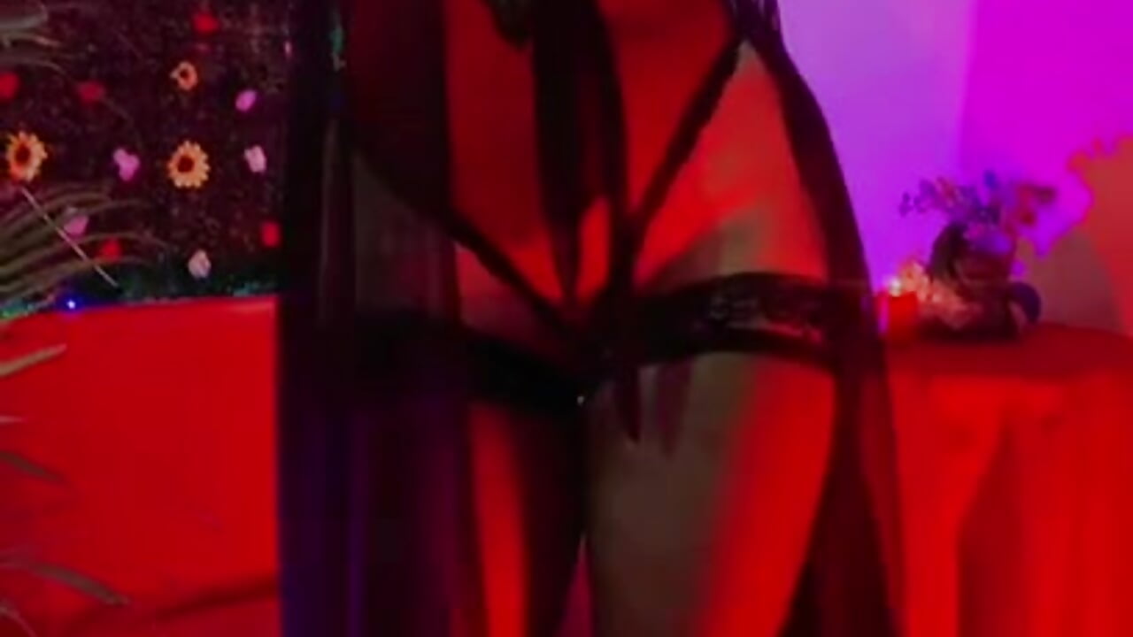 ♥ - video by Venus_R0se cam model