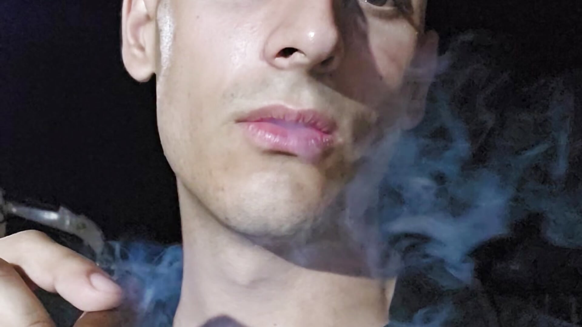 Smoking - video by MateoLevi cam model