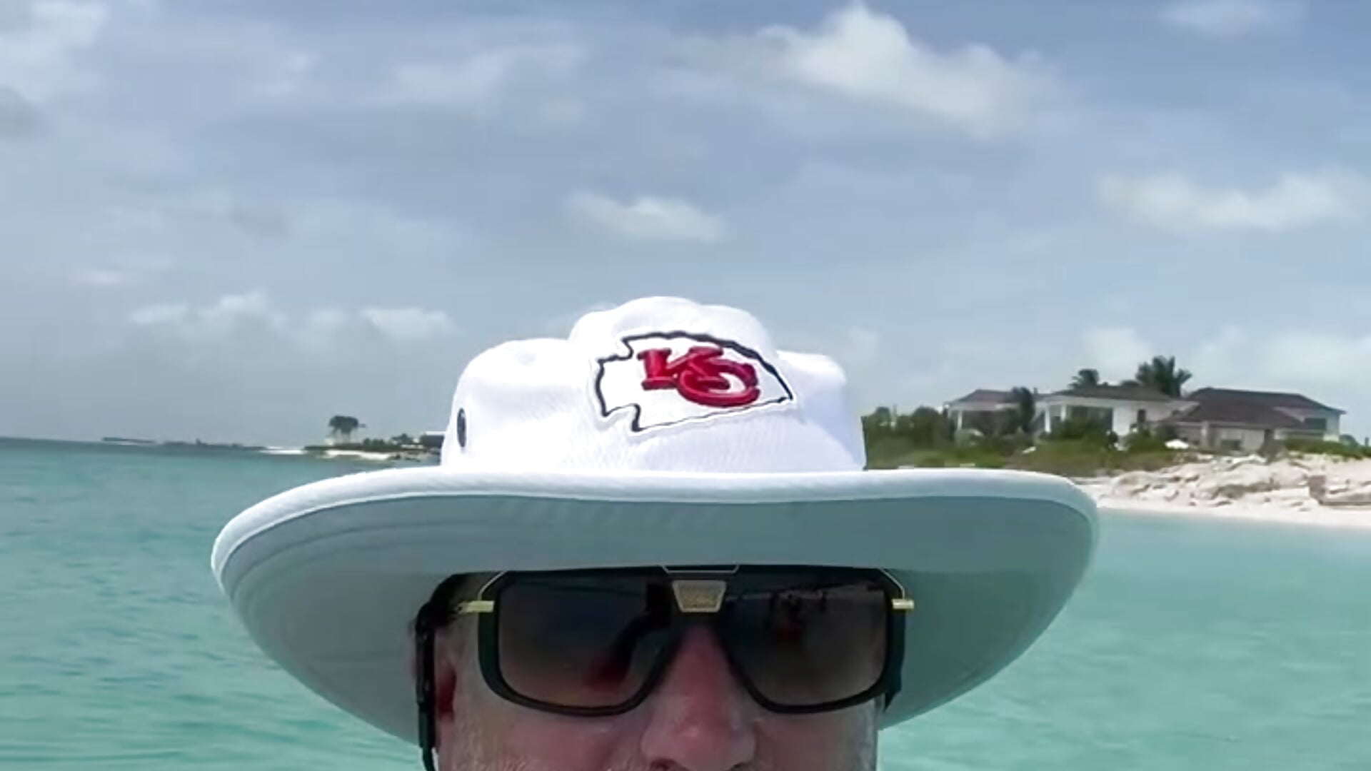 Turks and Caicos - fillingyourthroat2 캠 모델의 동영상