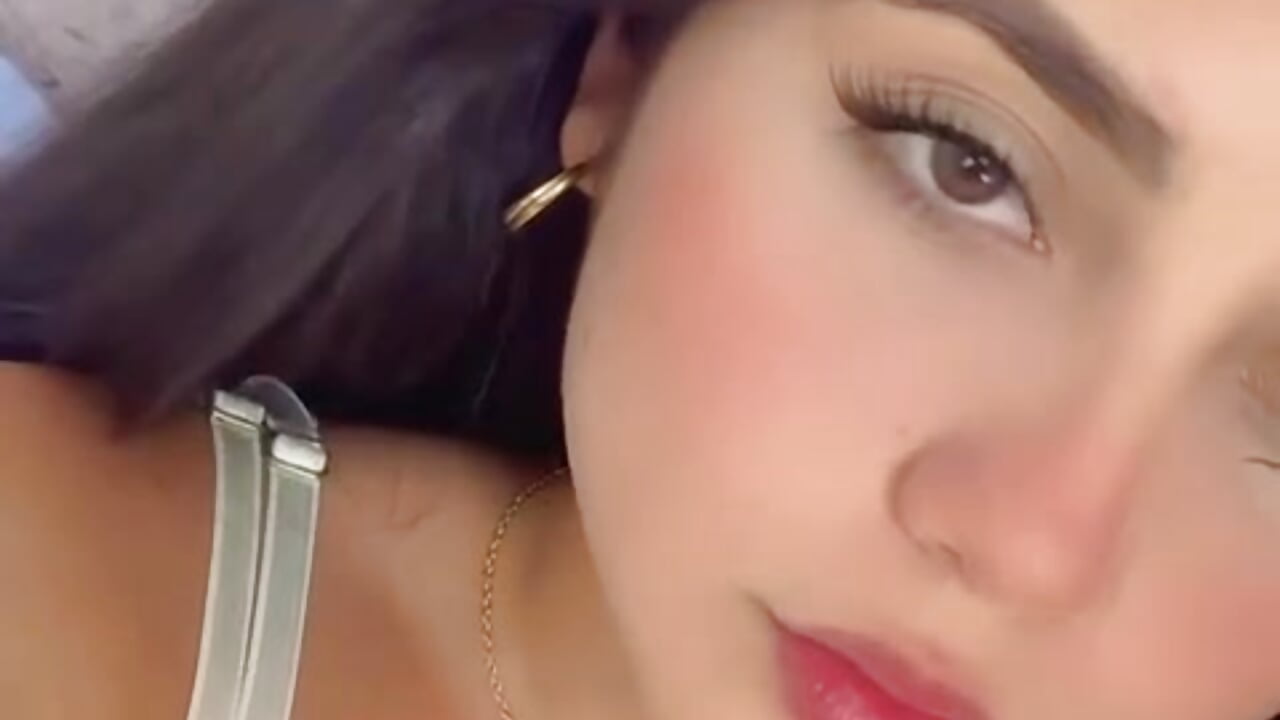 kisses - video by Krissell_ggh cam model