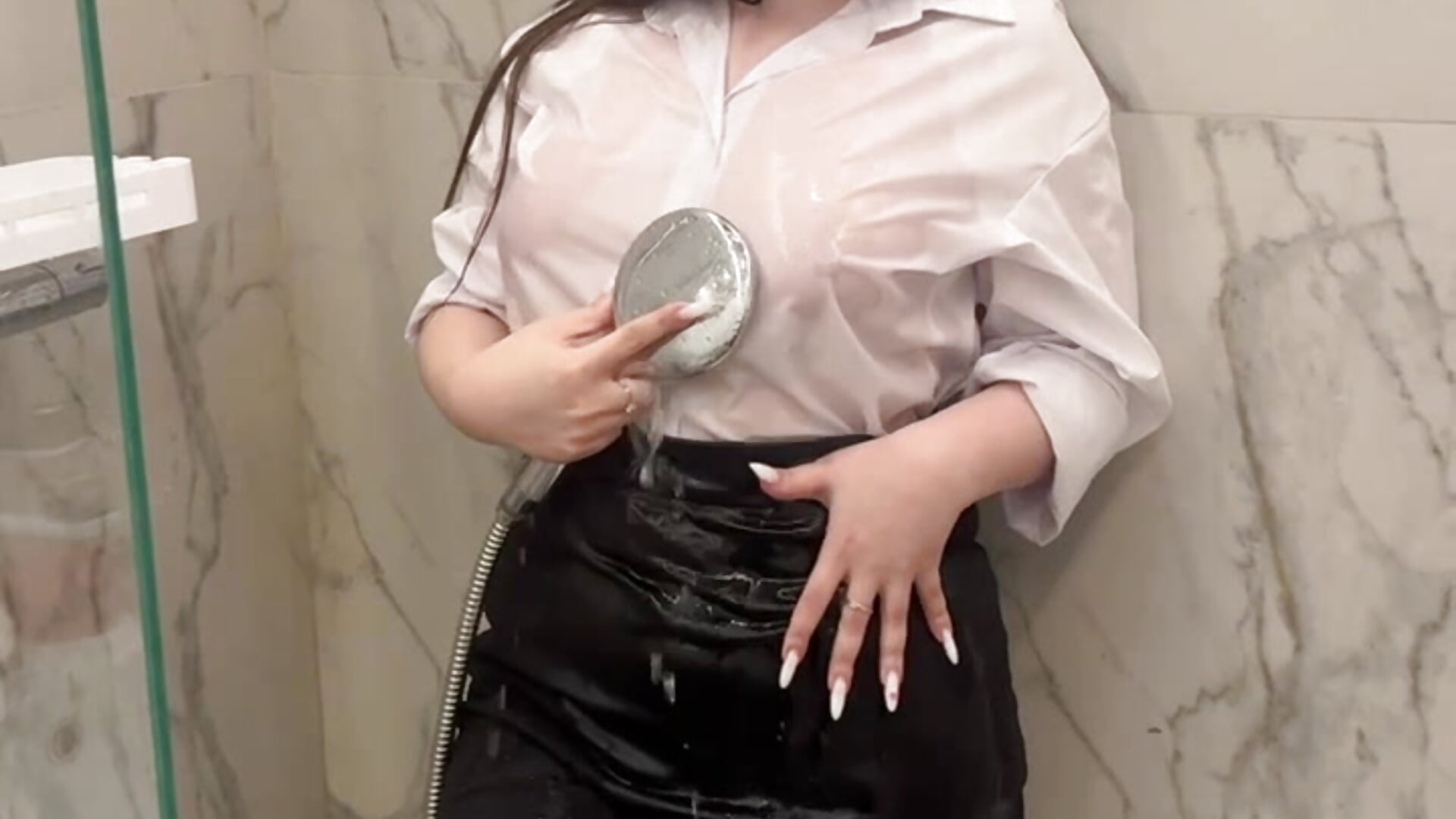 Wet my clothes baby 💦 - video by MaliTai cam model