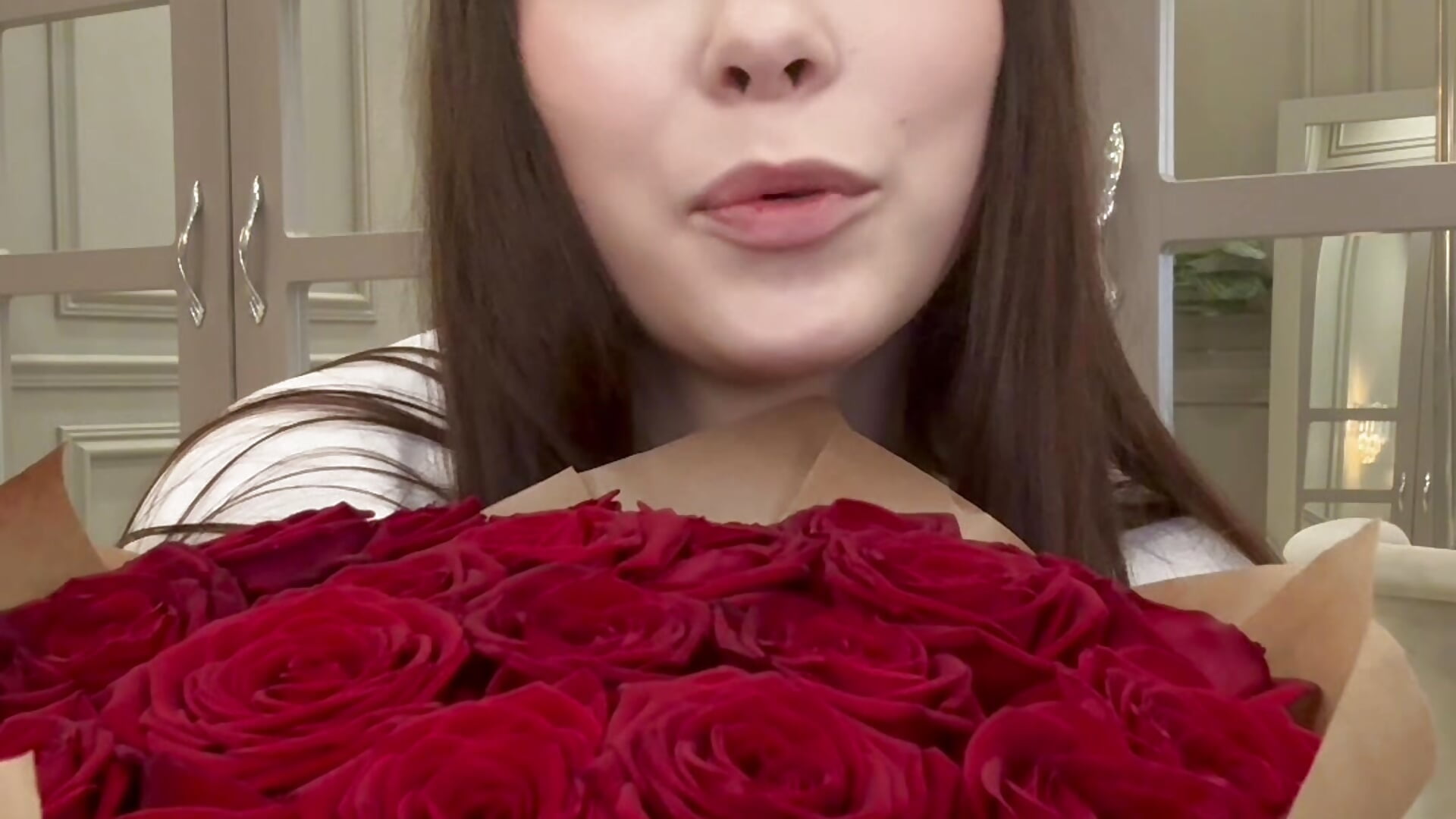 Thank you for these lovely flowers for my birthday Gaeggul😍 - video by MaliTai cam model