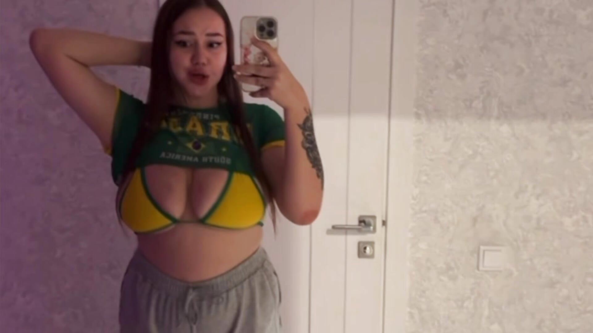 I enter the rhythm smoothly. Without warning😈🤪 - video by AnnabelleKelly