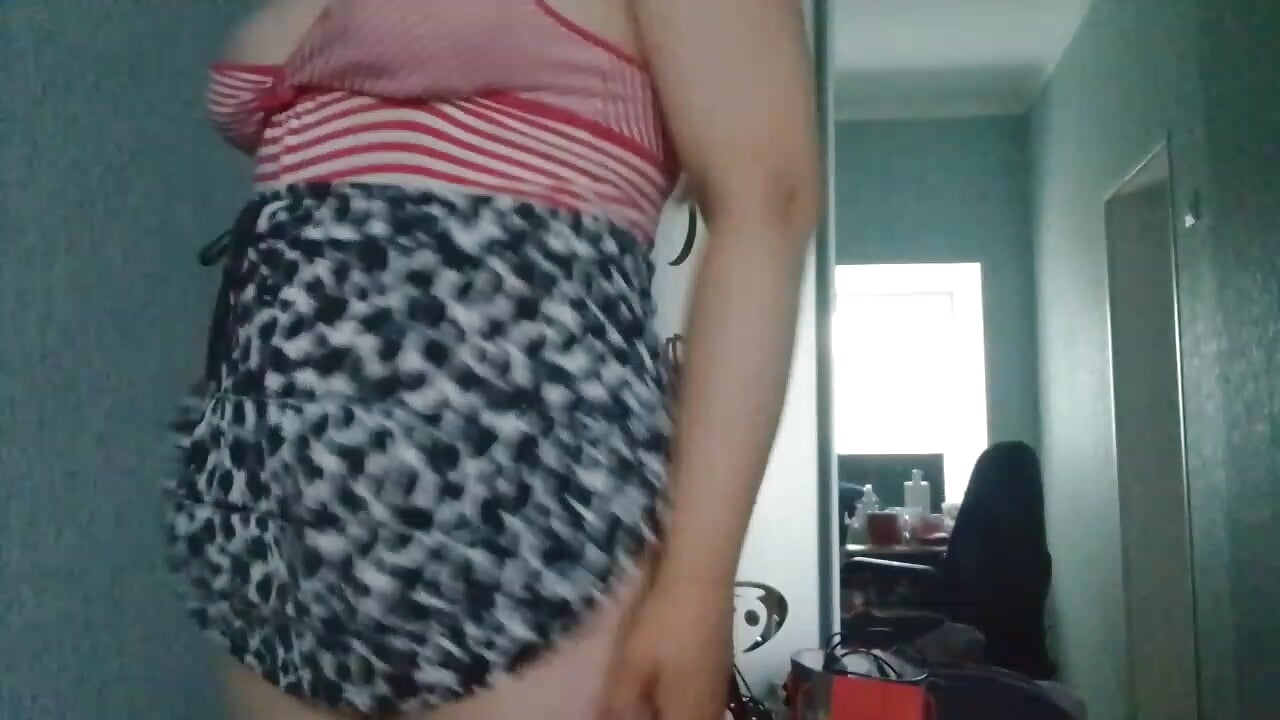 Short skirt - Video von Baby_Boobits Cam-Model