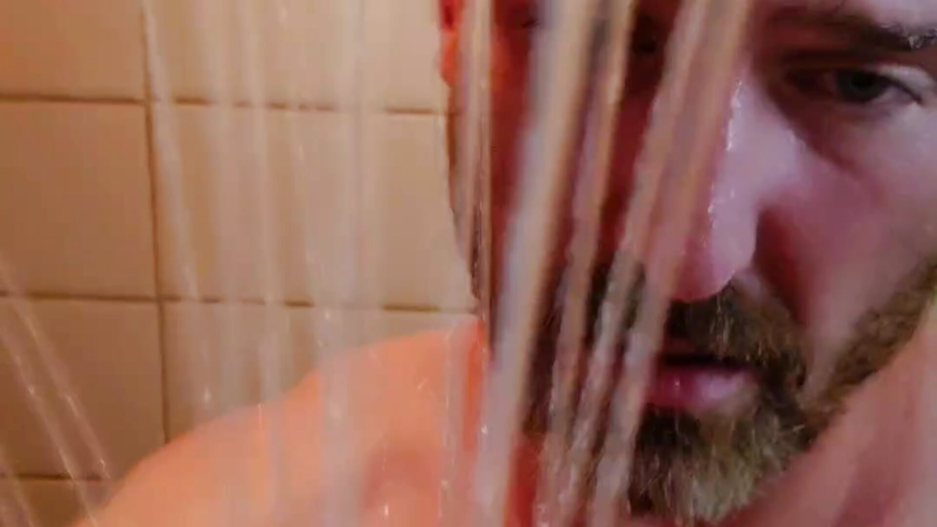 Shower time - video by Cobra500hp cam model