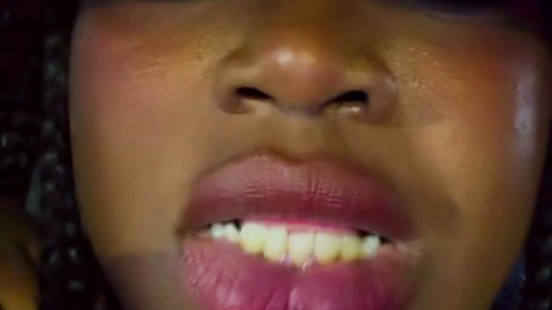 Lips - video oleh model kamera Gripperke00