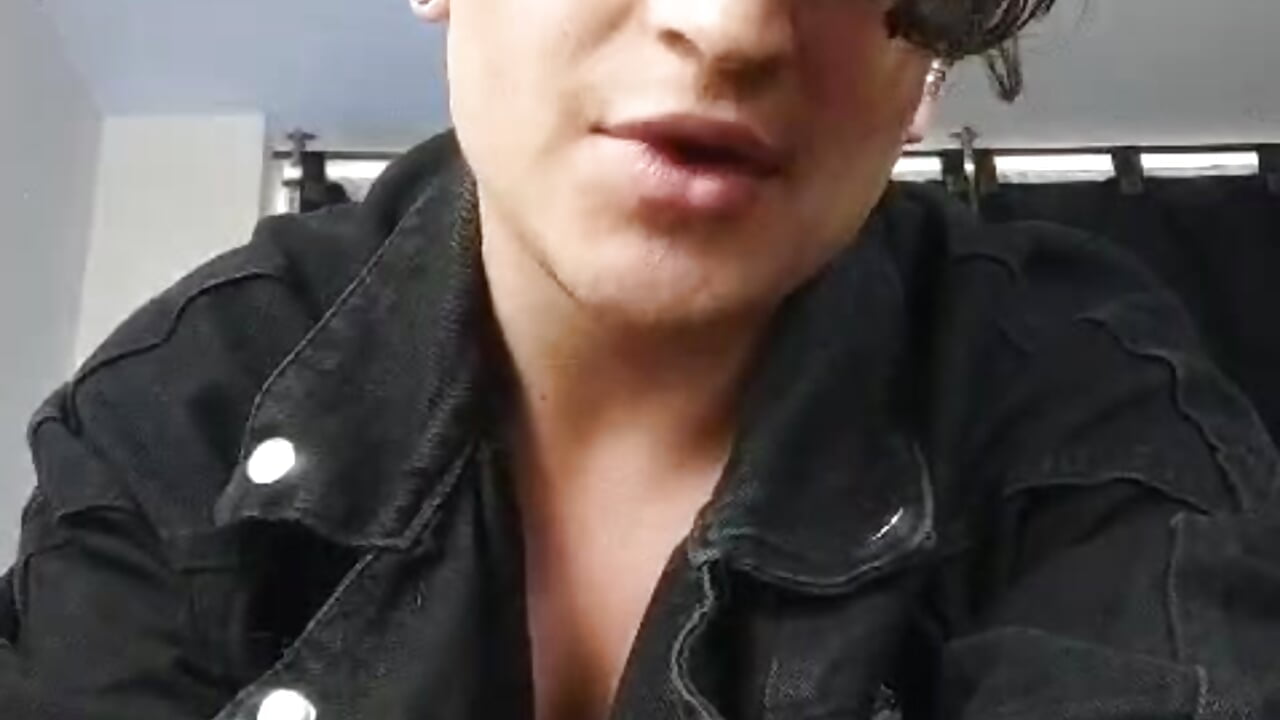 WhatsApp Video 2024-07-05 at 1,55,10 PM - video di Hornymoan modella di cam