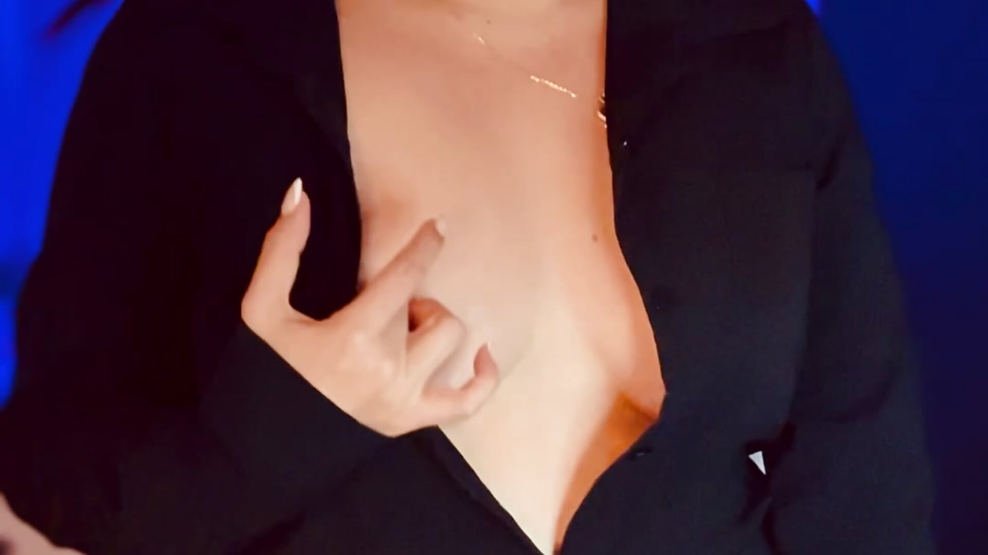 elegant girl hope for you dady! – video od webkamerové modelky Adel_Nesbiit