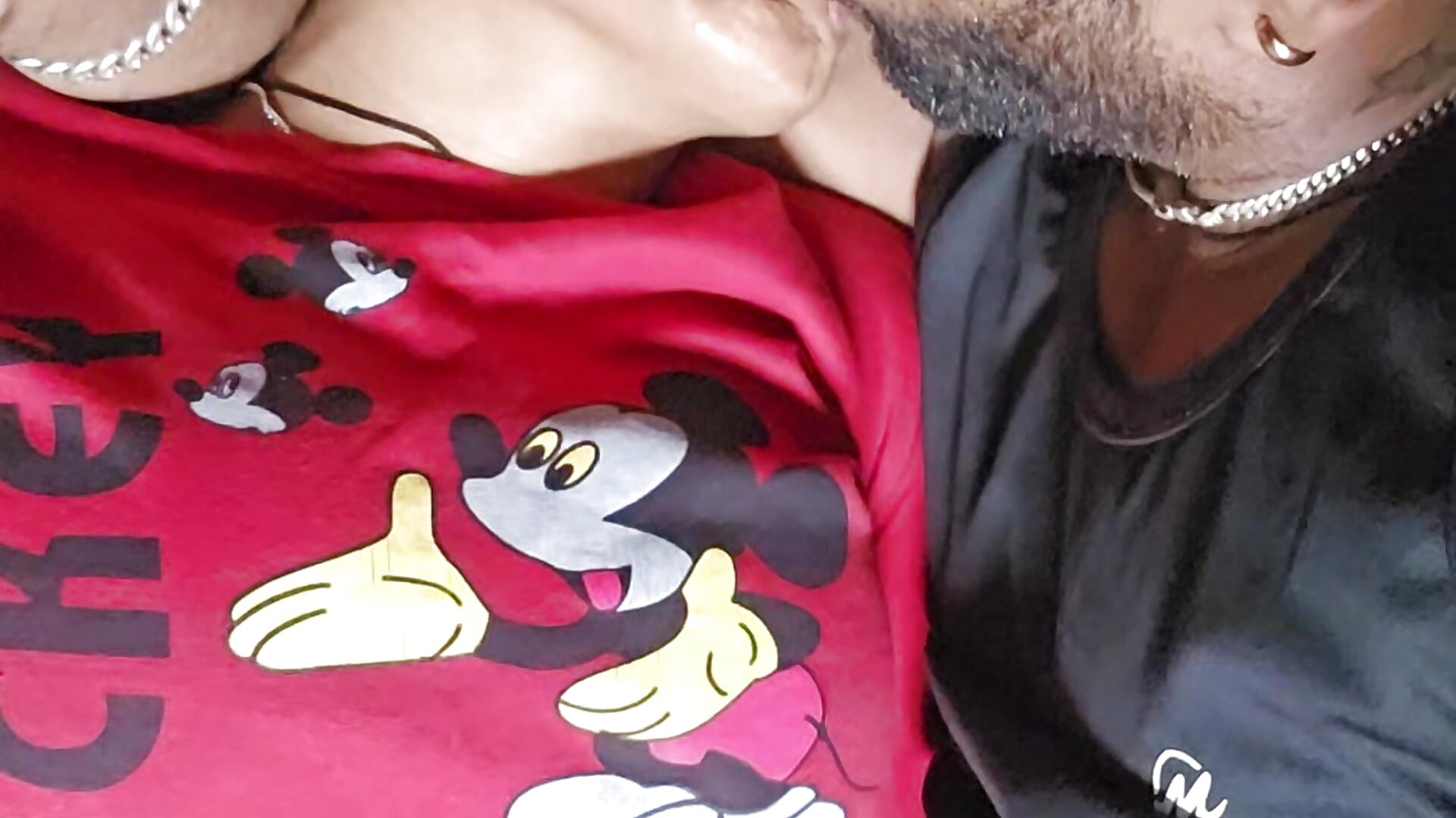 "Real Desi Romance – No Script, Only Passion!" – video od webkamerové modelky Karanshrimali