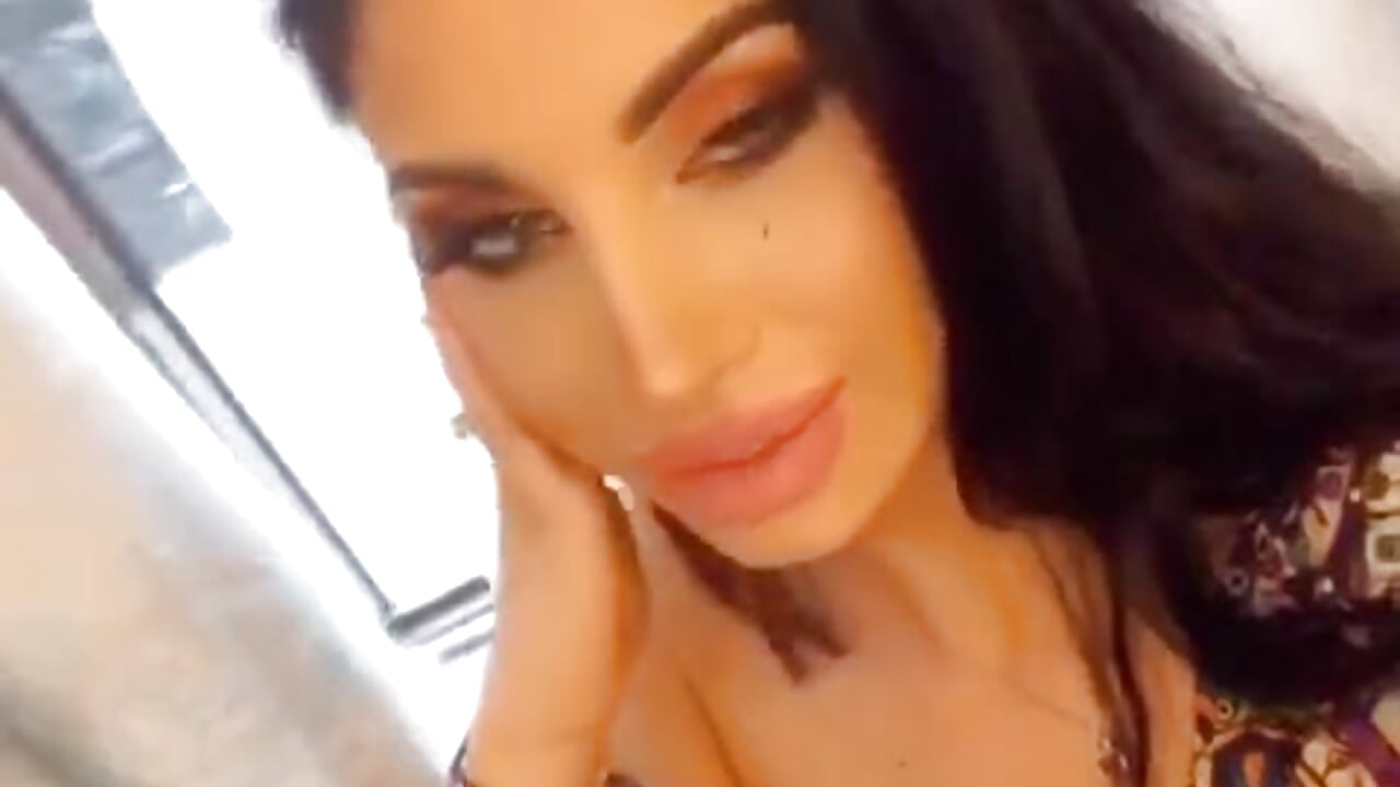 Meg - The Flirty – video modela na kameri SpicySquad