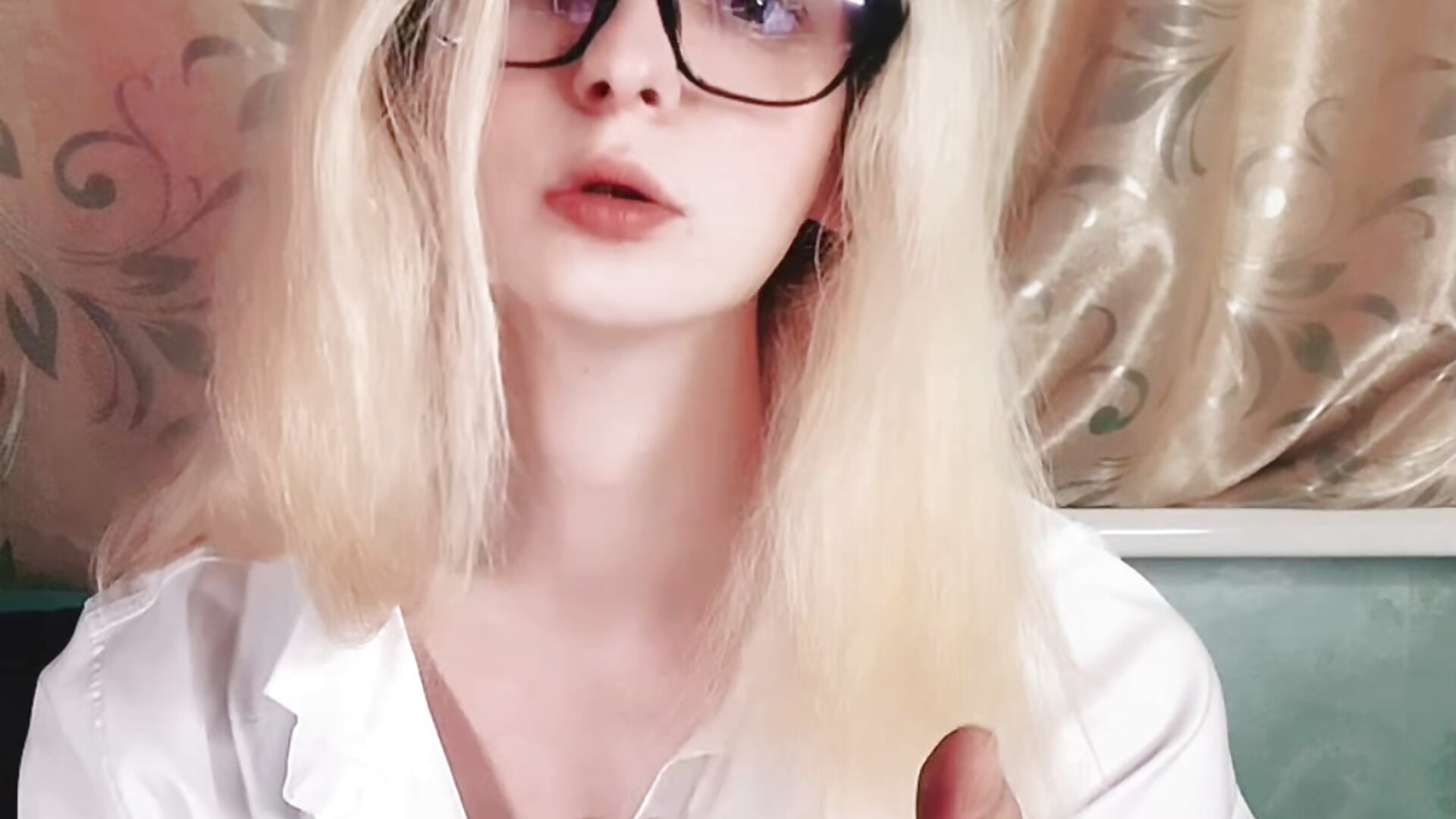 Kiss u 💋 - clip cu AlicePinkhead model videochat