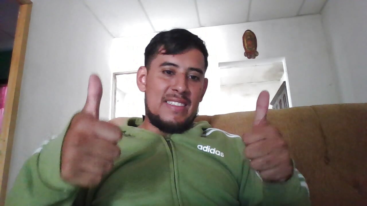 chill latino - clip cu HoloHeat model videochat