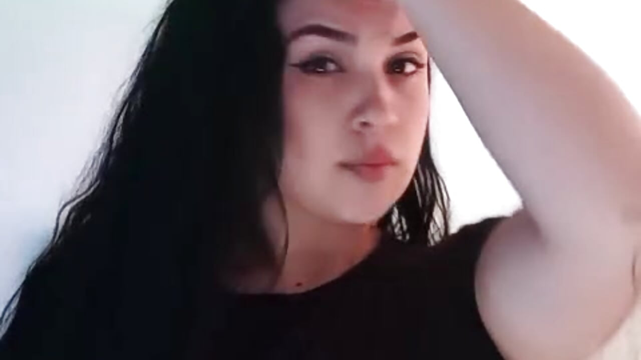 smile - video by brianaGuzman cam model