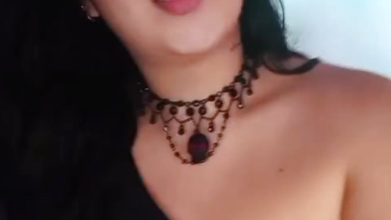 curvy for you - video by brianaGuzman cam model