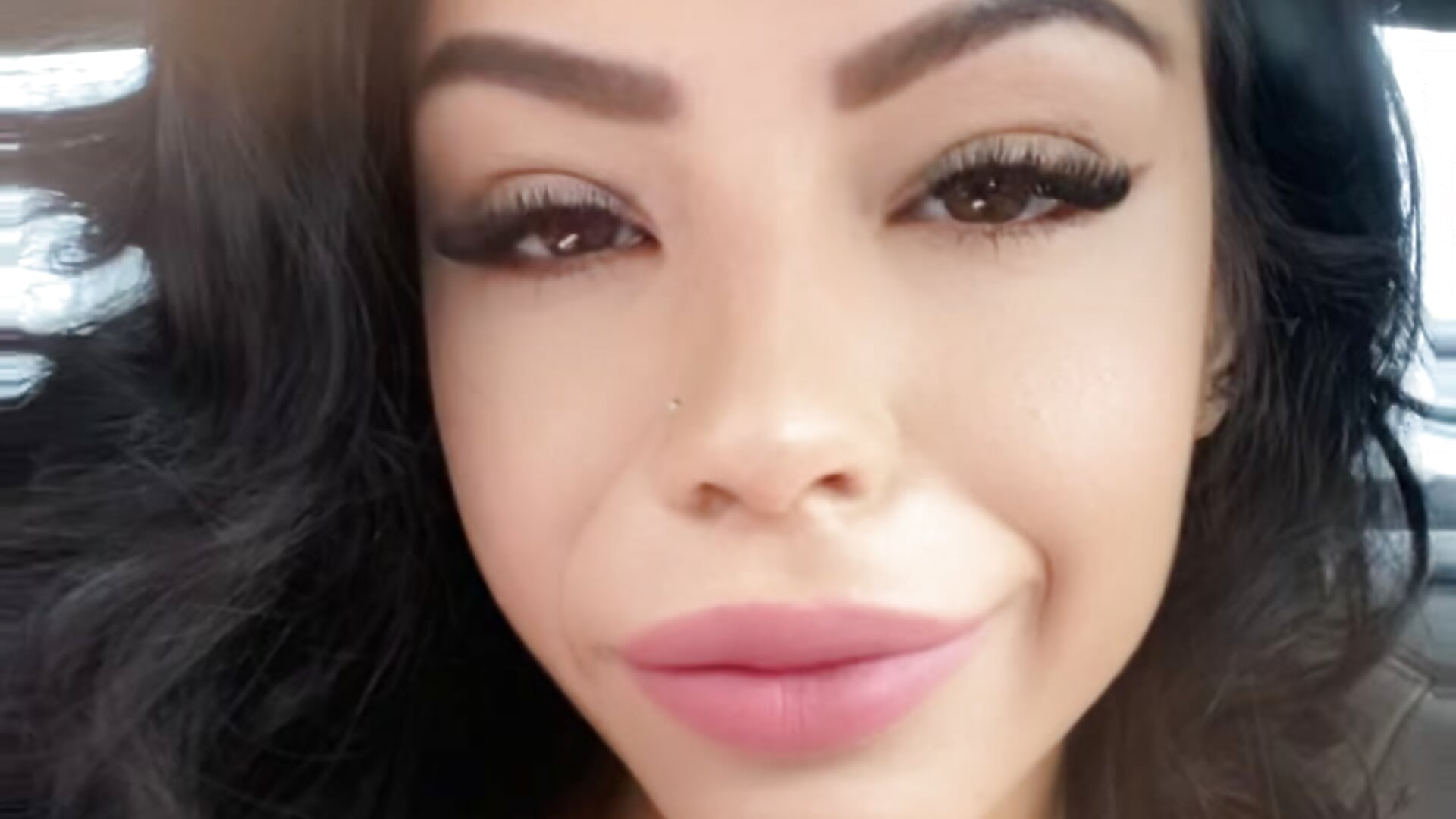 D281027A-19A8-4E3D-A72B-860659D23137 - video oleh KallyK kamera model