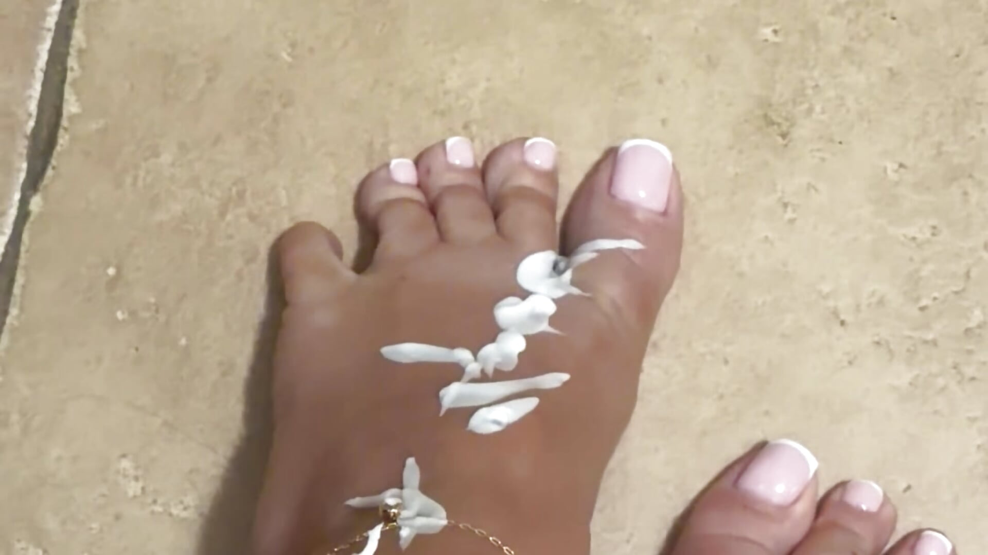 😋😋 Sweet legs in cream😋😋