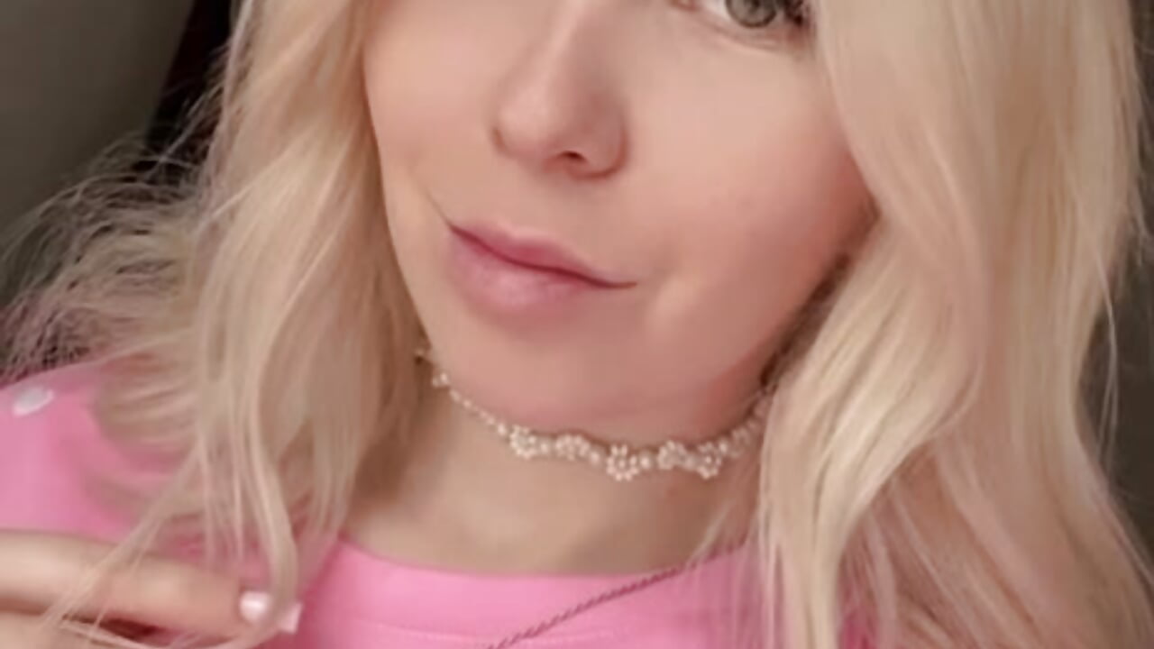 Hello World! - video by Tasty_booty cam model