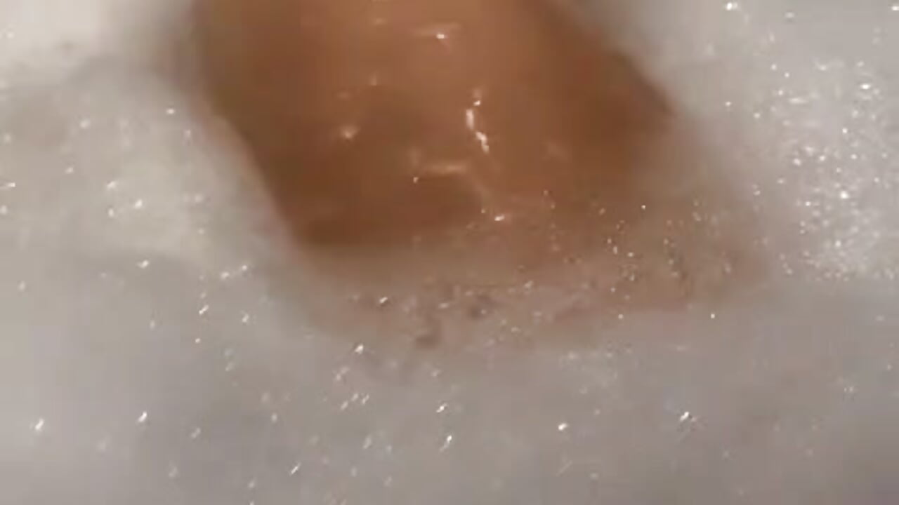 bath time - video by Alexandra007 cam model