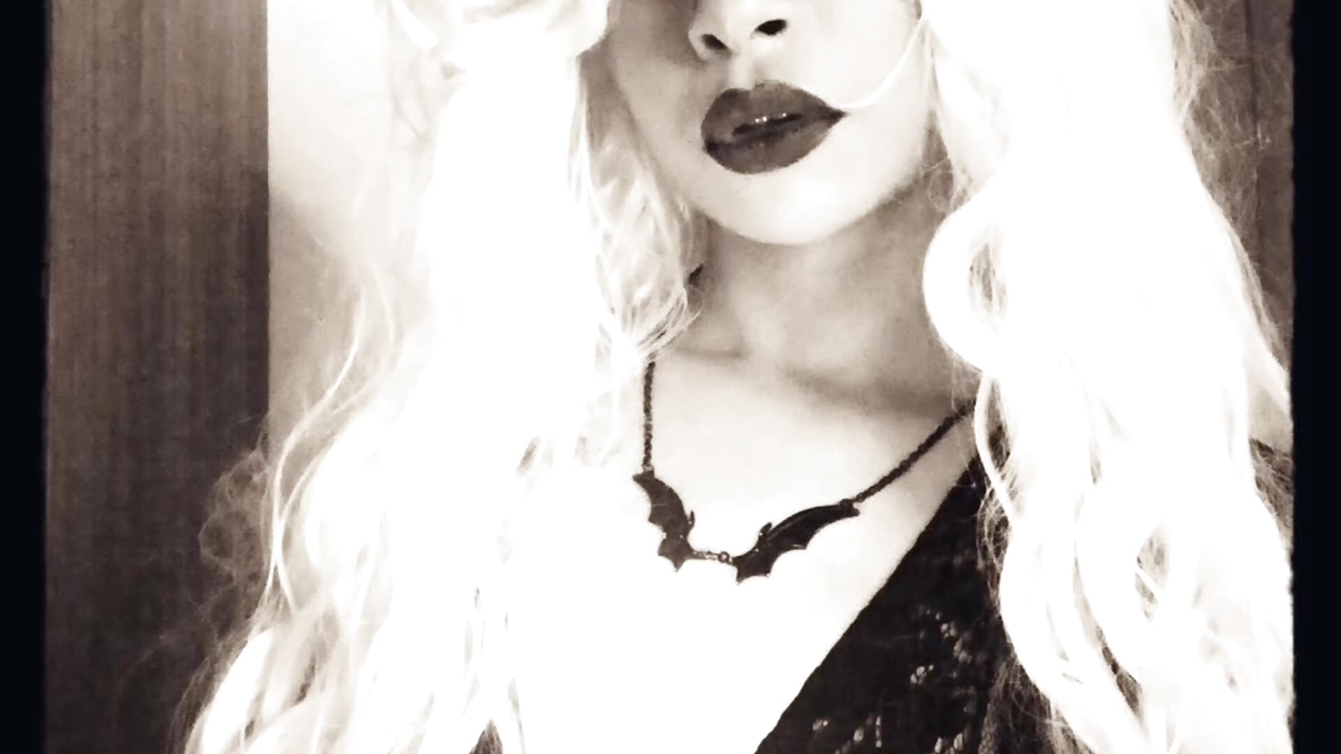 Low light, high desire 🕯️ - video di LadyAvalon