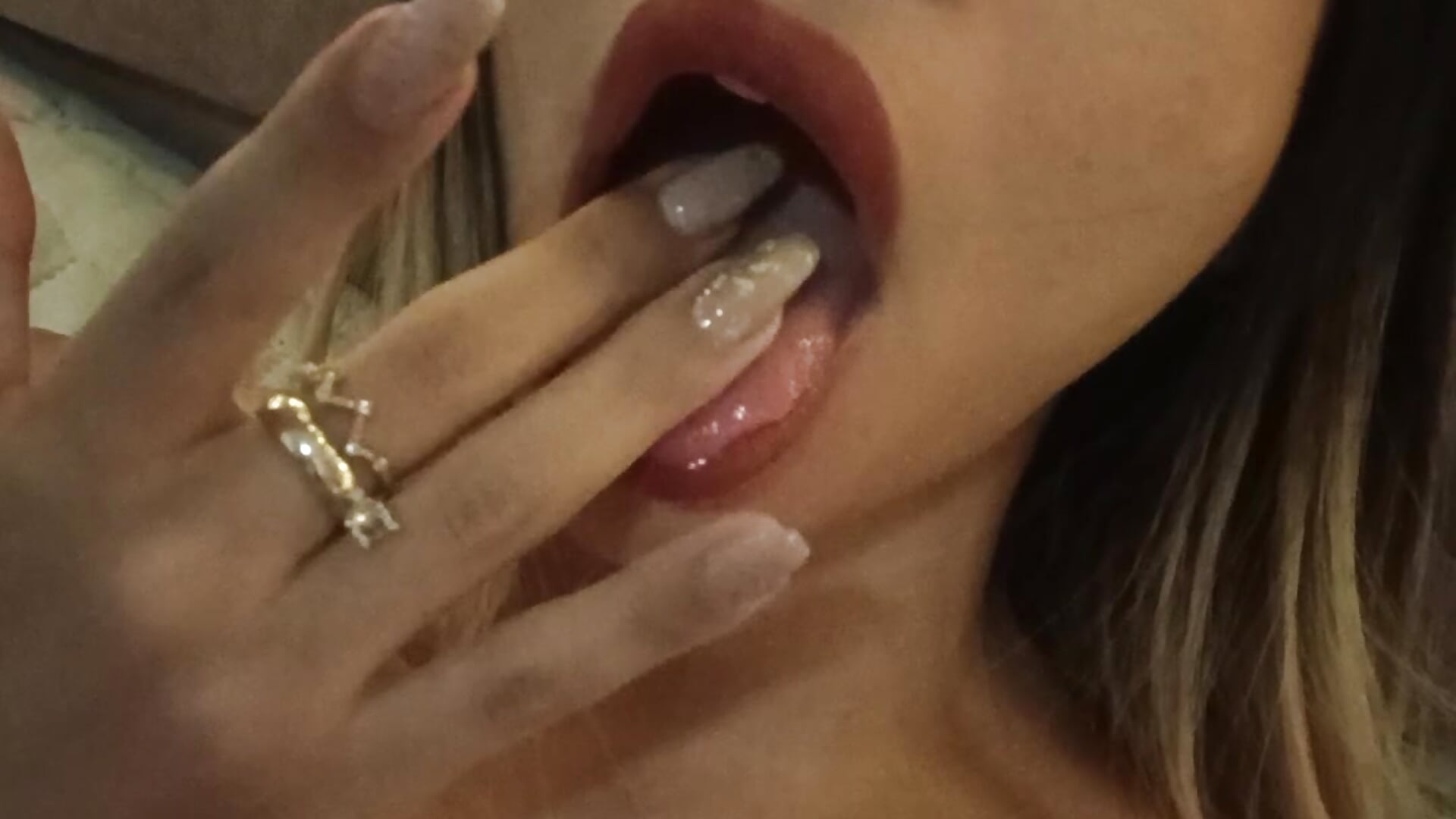 A little taste of pussy 👅🍒