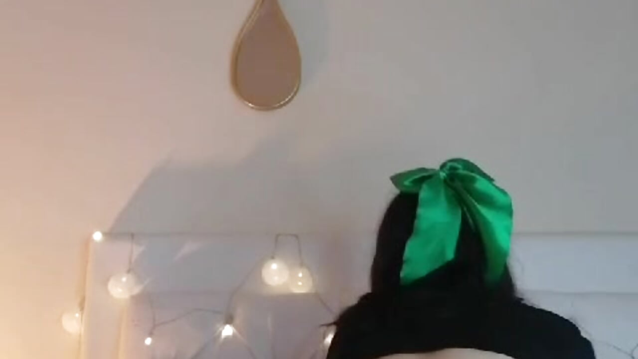St. Patrick 💚 - vídeo de la modelo de cam valentina_asmodea