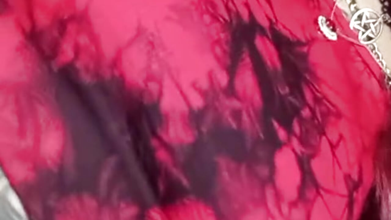 piercing - vídeo de la modelo de cam valentina_asmodea