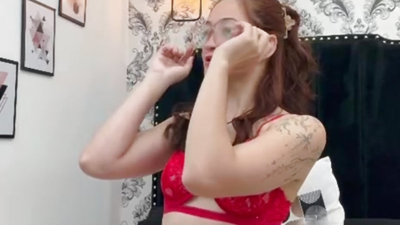 Natural sensuality 🔥 - video di SaaraBrown modella di cam