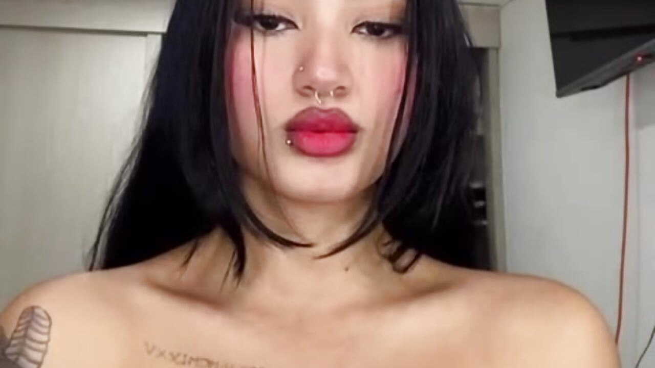 WhatsApp Video 2024-07-02 at 7,27,06 PM - video by charlotte_9999 cam model