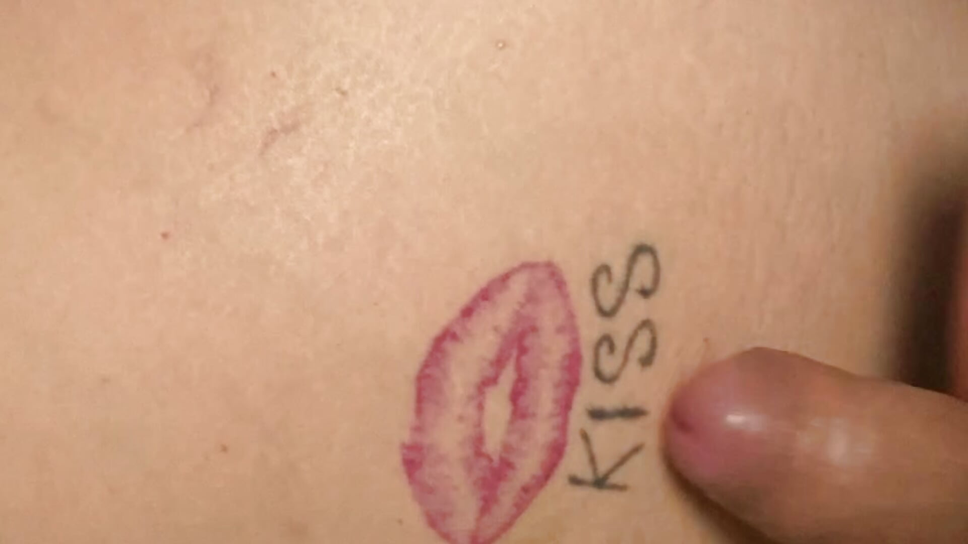 Show tatou before fuck
