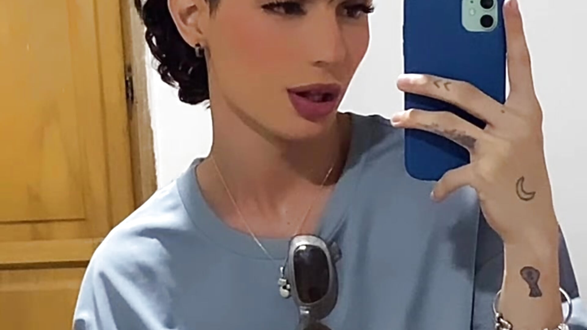 Me - video by KylieMonnett cam model