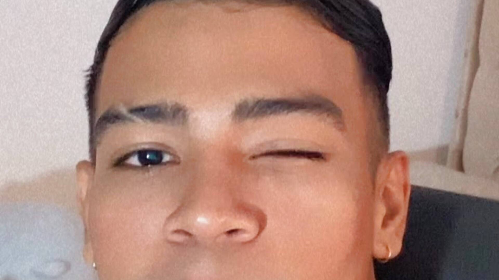 2caf9436815749dc8acf8802aefa9c99 - video by Andrew_wolf7 cam model