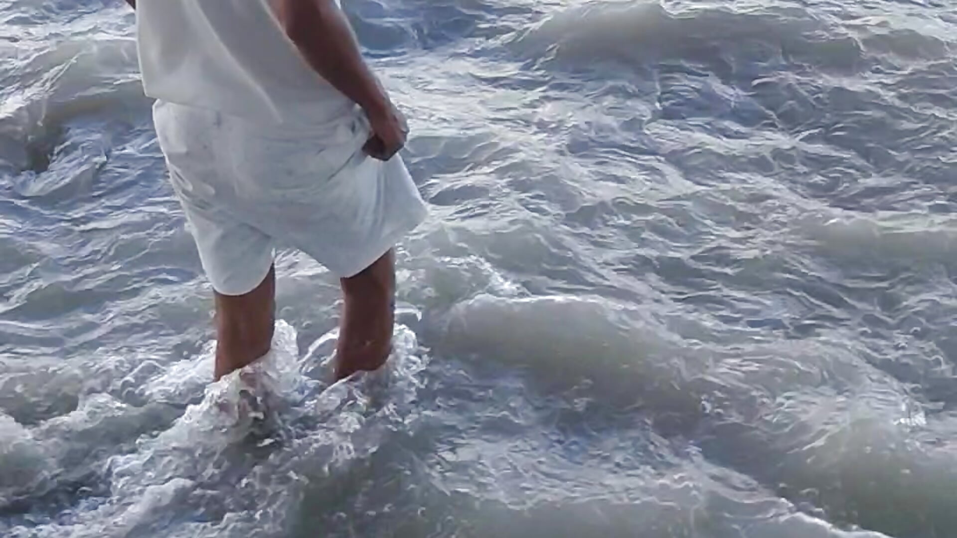 The water was very cold and the current was strong. I thought I would make it across, but I didn't. - video by Juan_Hotcaliemte cam model