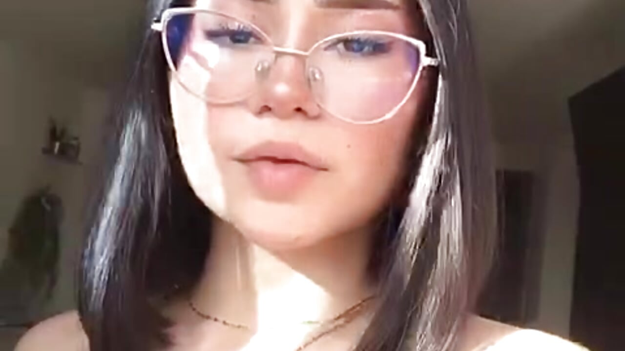 me 😈 — filmik emma_white_01, modela(-lki) na kamerkach